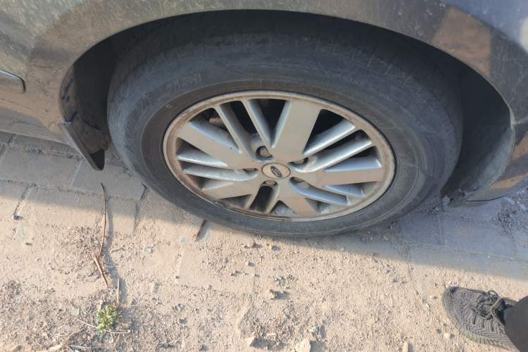 Used Ford S-MAX 2008 2.3L 7-Seater Luxury Version Right Front Wheel Hub