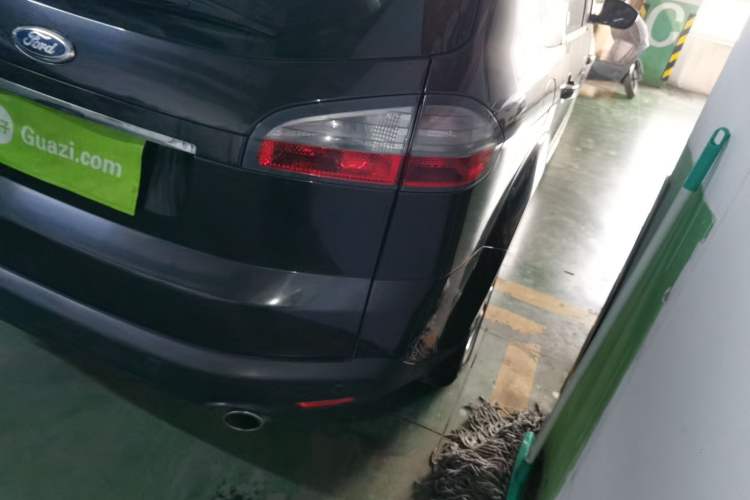 Used Ford S-MAX 2008 2.3L 7-Seater Luxury Version Right Rear Taillight