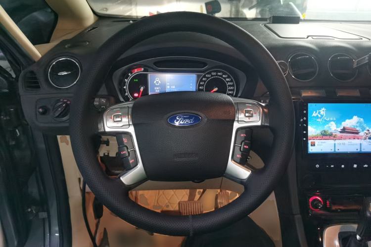 Used Ford S-MAX 2008 2.3L 7-Seater Luxury Version Steering Wheel