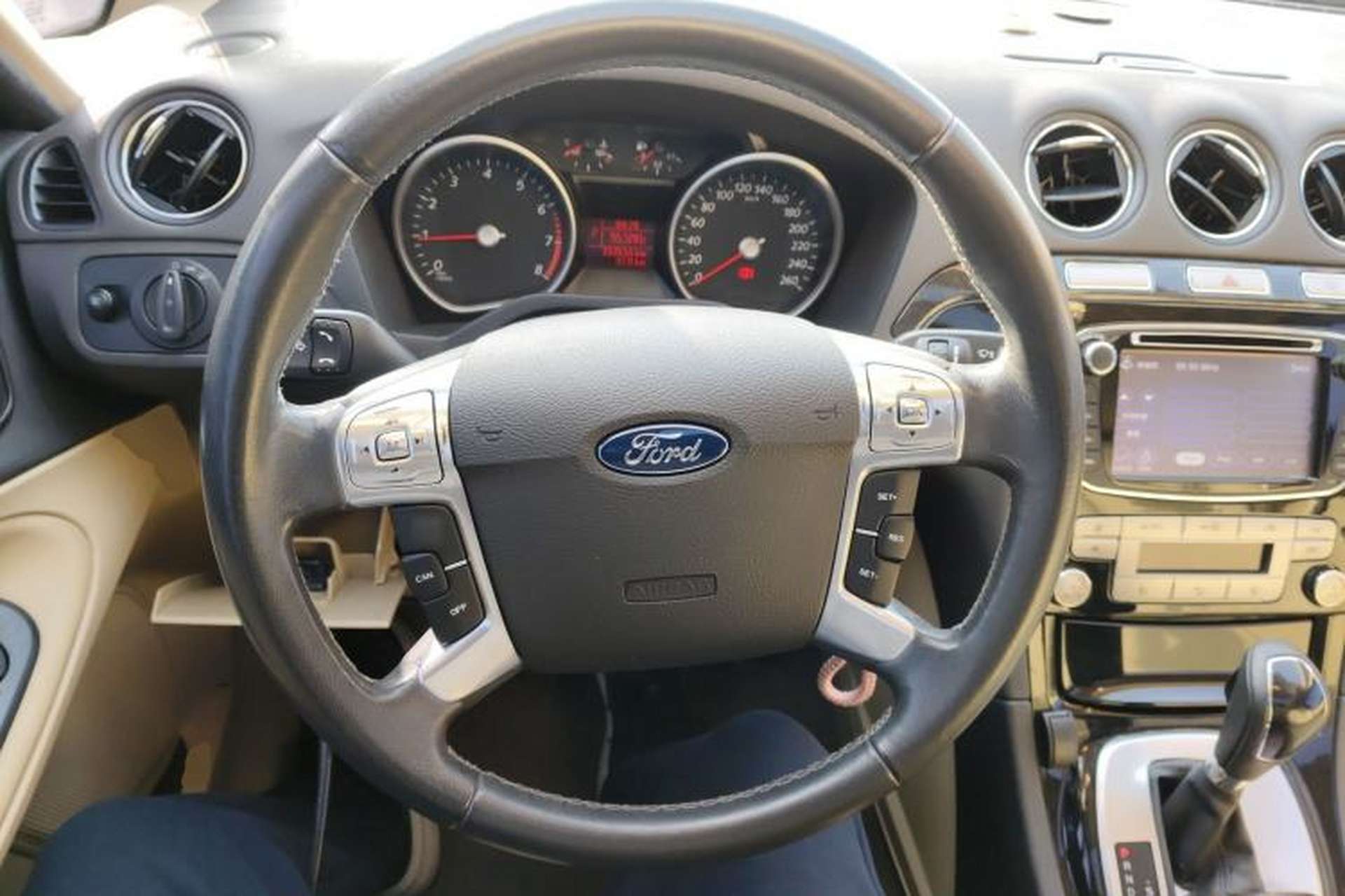 Used Ford S-MAX 2008 2.3L 7-Seater Luxury Version Steering Wheel