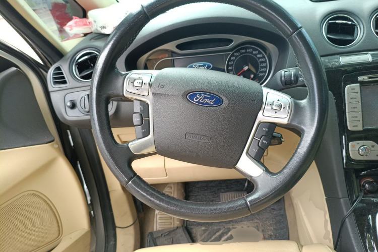 Used Ford S-MAX 2008 2.3L 7-Seater Flagship Version Steering Wheel