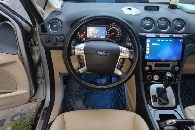 Used Ford S-MAX 2008 2.3L 7-Seater Luxury Version Steering Wheel