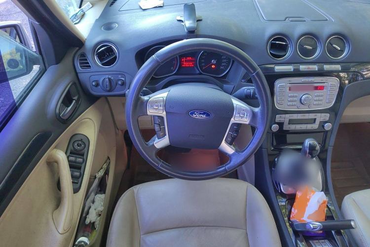 Used Ford S-MAX 2008 2.3L 7-Seater Luxury Version Steering Wheel