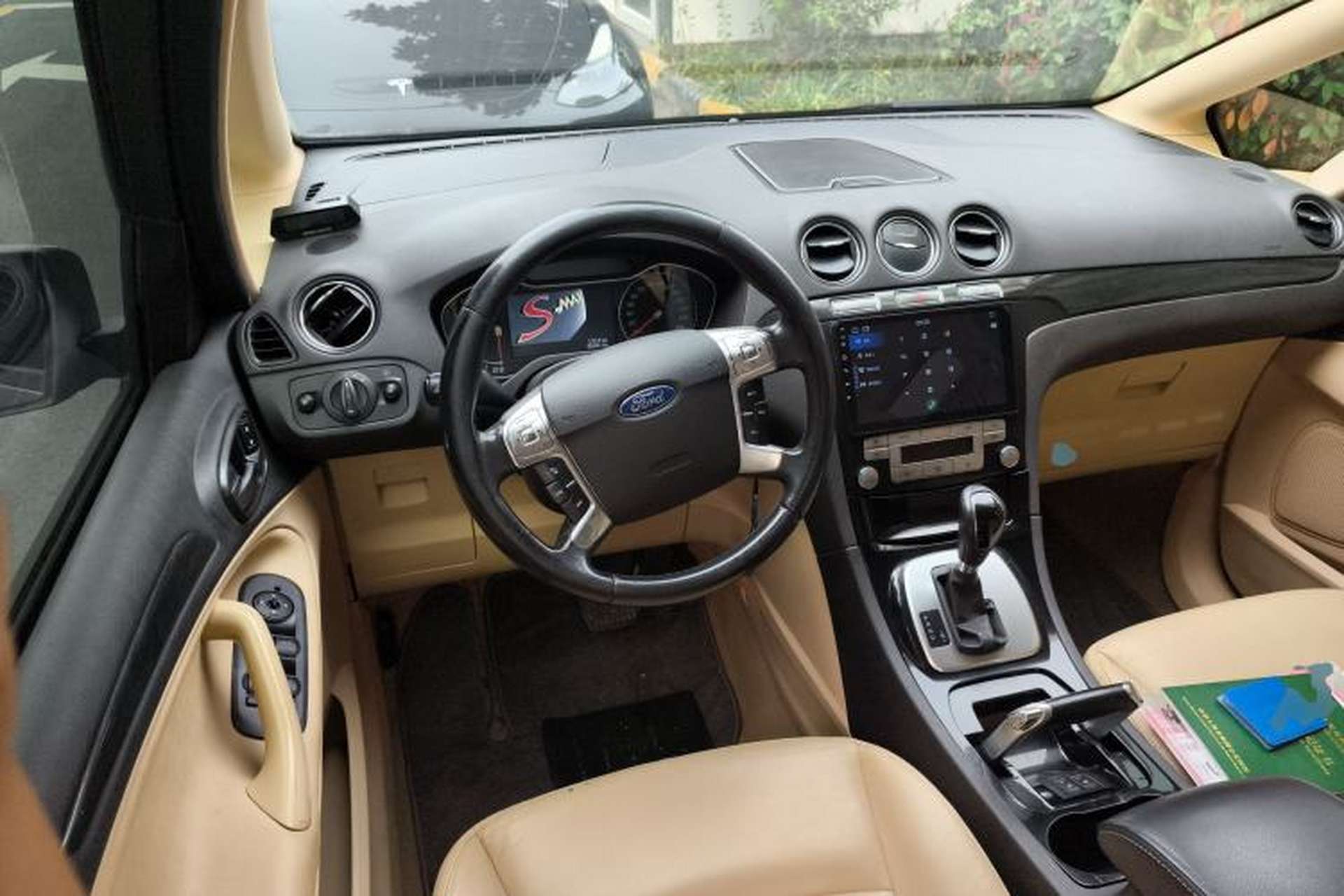 Used Ford S-MAX 2008 2.3L 7-Seater Luxury Version Steering Wheel