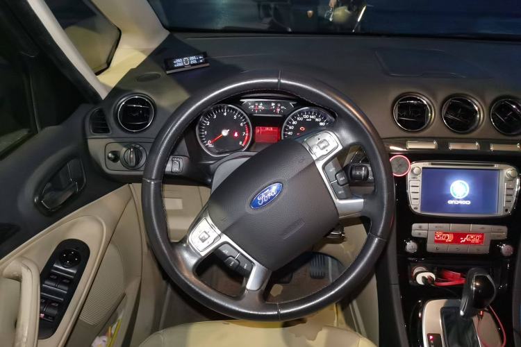 Used Ford S-MAX 2008 2.3L 7-Seater Luxury Version Steering Wheel