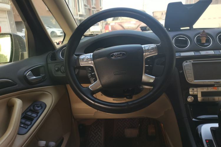 Used Ford S-MAX 2008 2.3L 7-Seater Luxury Version Steering Wheel