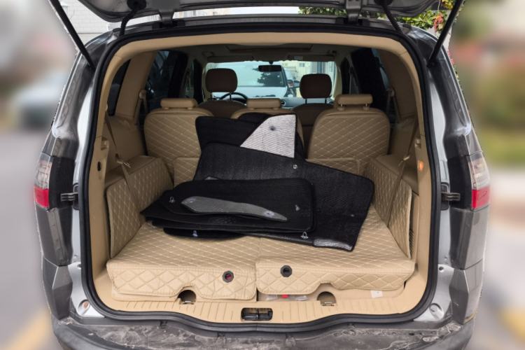 Used Ford S-MAX 2008 2.3L 7-Seater Luxury Version Trunk