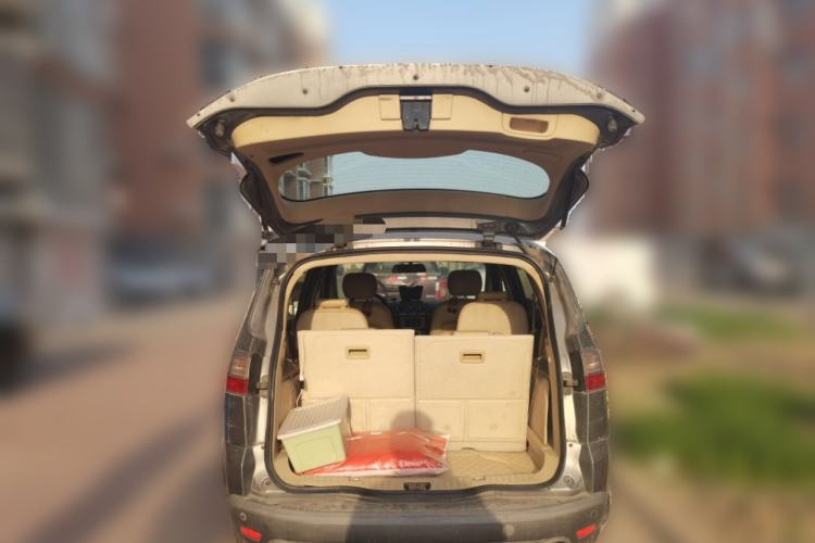 Used Ford S-MAX 2008 2.3L 7-Seater Luxury Version Trunk