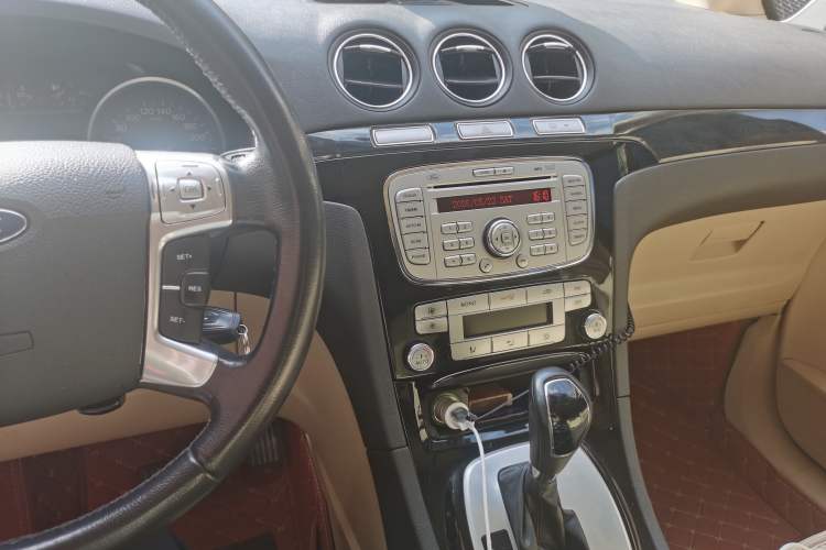 Used Ford S-MAX 2008 2.3L 7-Seater Luxury Version Audio And AC Panel