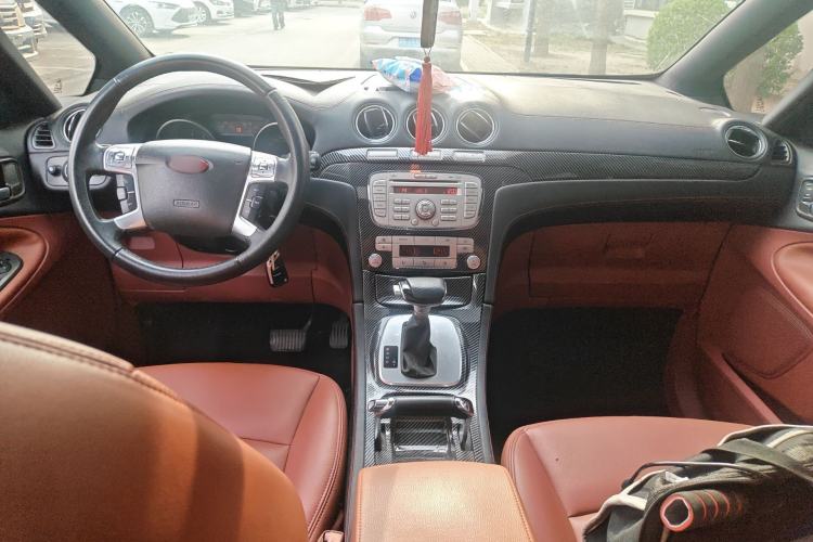 Used Ford S-MAX 2008 2.3L 7-Seater Luxury Version Center Console
