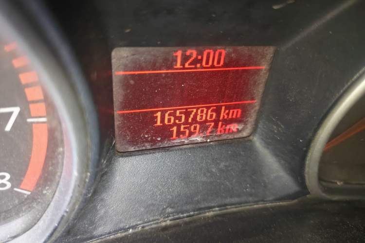 Used Ford S-MAX 2008 2.3L 7-Seater Luxury Version Odometer Close Up