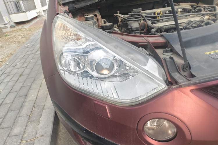 Used Ford S-MAX 2008 2.3L 7-Seater Luxury Version Right Front Headlight
