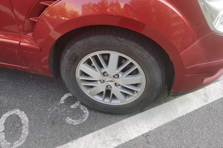Used Ford S-MAX 2008 2.3L 7-Seater Luxury Version Right Front Wheel Hub