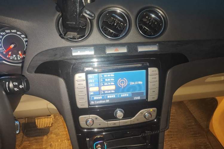 Used Ford S-MAX 2008 2.3L 7-Seater Flagship Version Audio And AC Panel