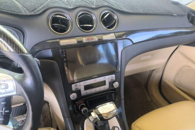 Used Ford S-MAX 2008 2.3L 7-Seater Flagship Navigation Version Audio And AC Panel
