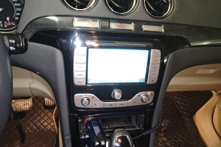 Used Ford S-MAX 2008 2.3L 7-Seater Flagship Navigation Version Audio And AC Panel