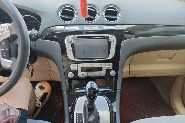 Used Ford S-MAX 2008 2.3L 7-Seater Flagship Navigation Version Audio And AC Panel
