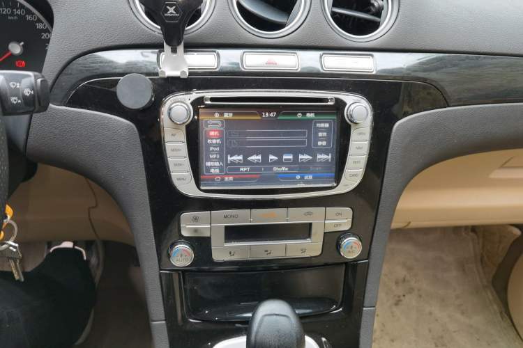 Used Ford S-MAX 2008 2.3L 7-Seater Luxury Version Audio And AC Panel