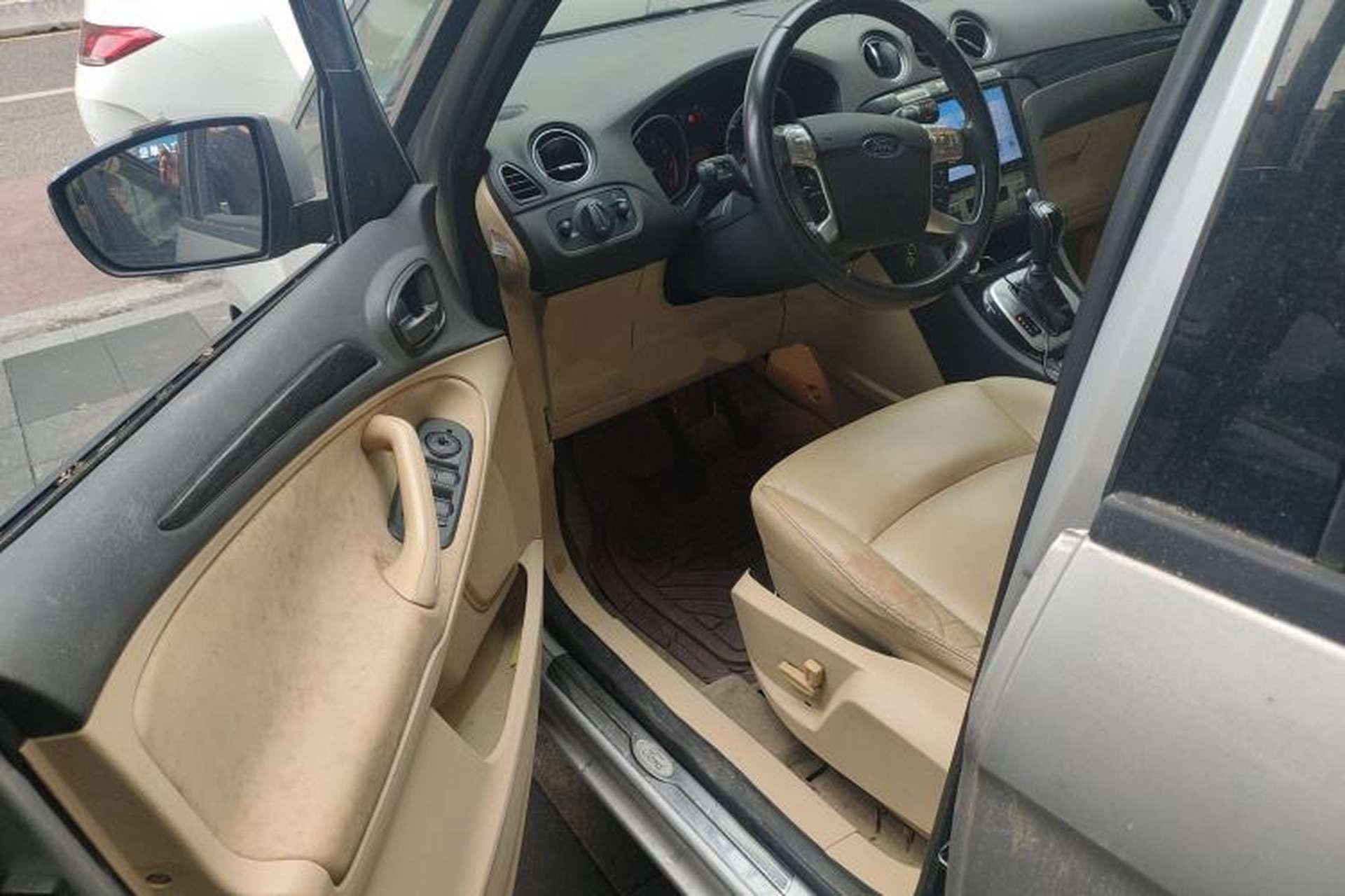 Used Ford S-MAX 2008 2.3L 7-Seater Luxury Version Driver Seat