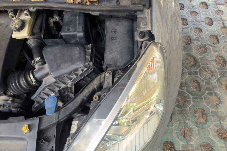 Used Ford S-MAX 2008 2.3L 7-Seater Flagship Navigation Version Engine Bay Left