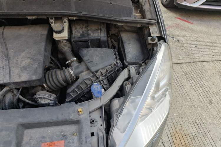 Used Ford S-MAX 2008 2.3L 7-Seater Flagship Navigation Version Engine Bay Left