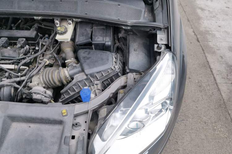 Used Ford S-MAX 2008 2.3L 7-Seater Luxury Version Engine Bay Left