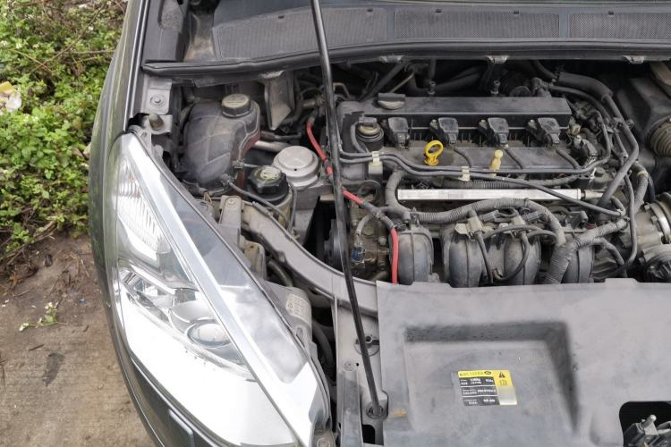 Used Ford S-MAX 2008 2.3L 7-Seater Luxury Version Engine Bay Right