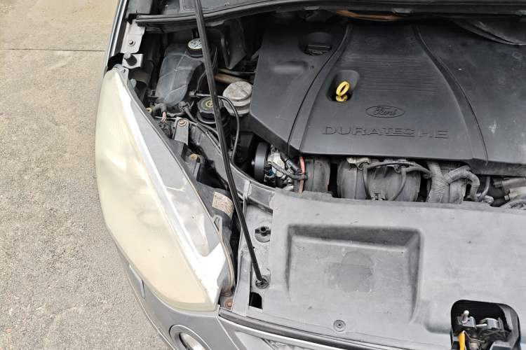 Used Ford S-MAX 2008 2.3L 7-Seater Luxury Version Engine Bay Right