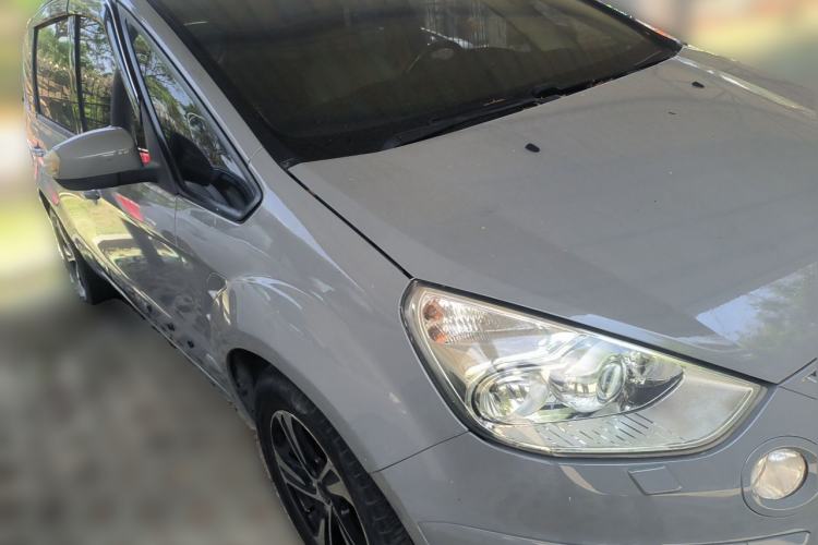 Used Ford S-MAX 2008 2.3L 7-Seater Flagship Navigation Version Front Right 45 Deg