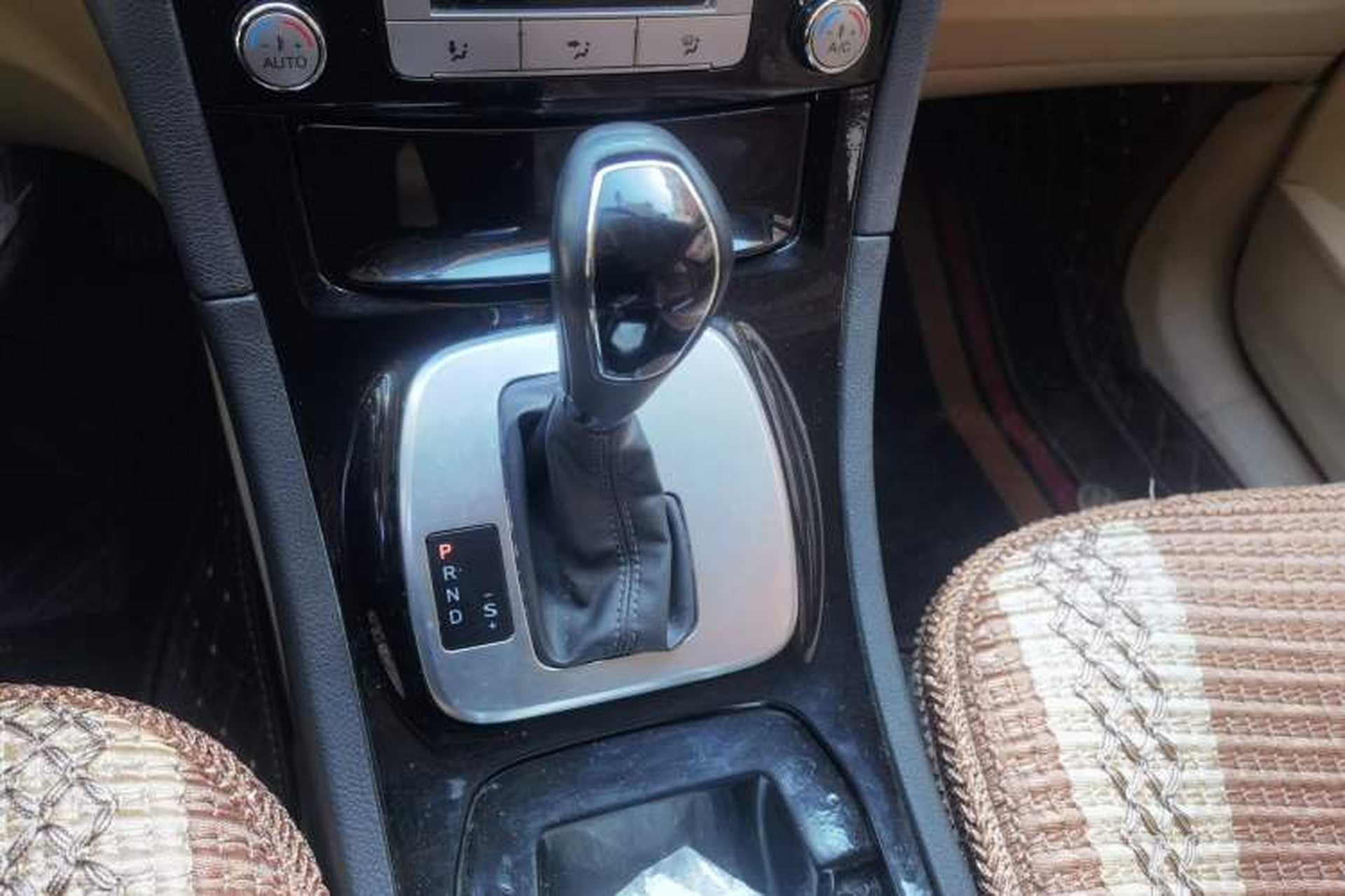 Used Ford S-MAX 2008 2.3L 7-Seater Luxury Version Gear Lever