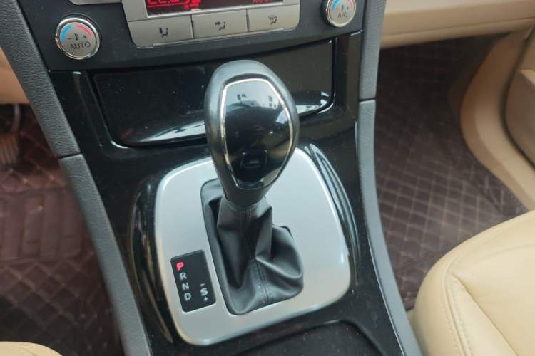 Used Ford S-MAX 2008 2.3L 7-Seater Luxury Version Gear Lever