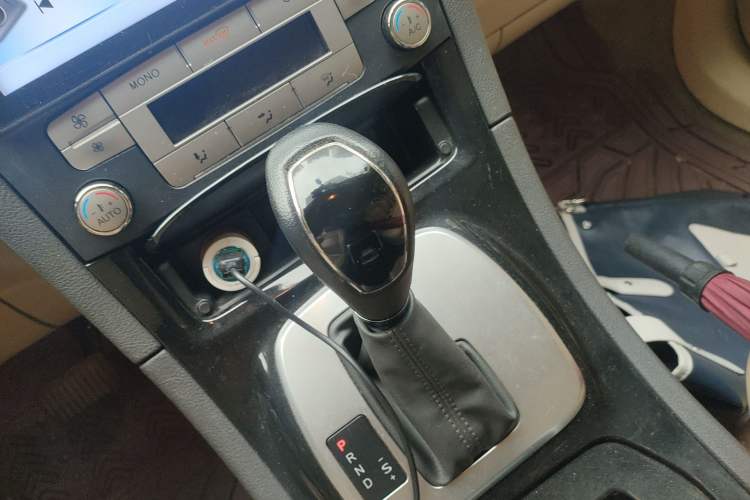 Used Ford S-MAX 2008 2.3L 7-Seater Luxury Version Gear Lever