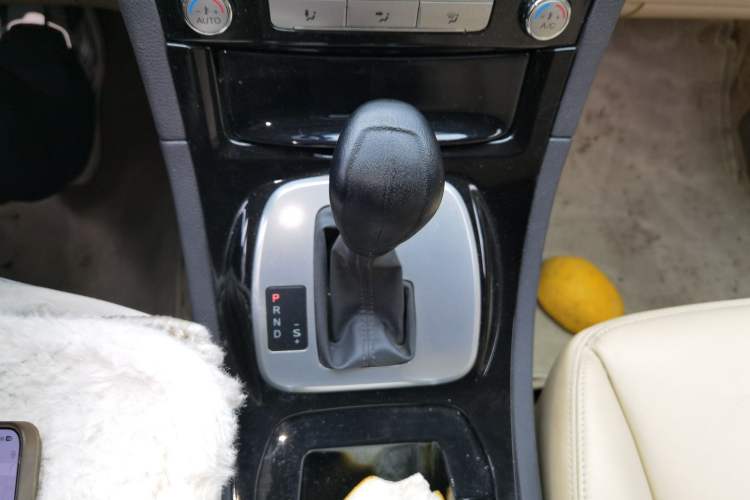 Used Ford S-MAX 2008 2.3L 7-Seater Luxury Version Gear Lever