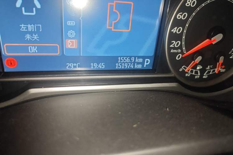 Used Ford S-MAX 2008 2.3L 7-Seater Flagship Version Odometer Close Up