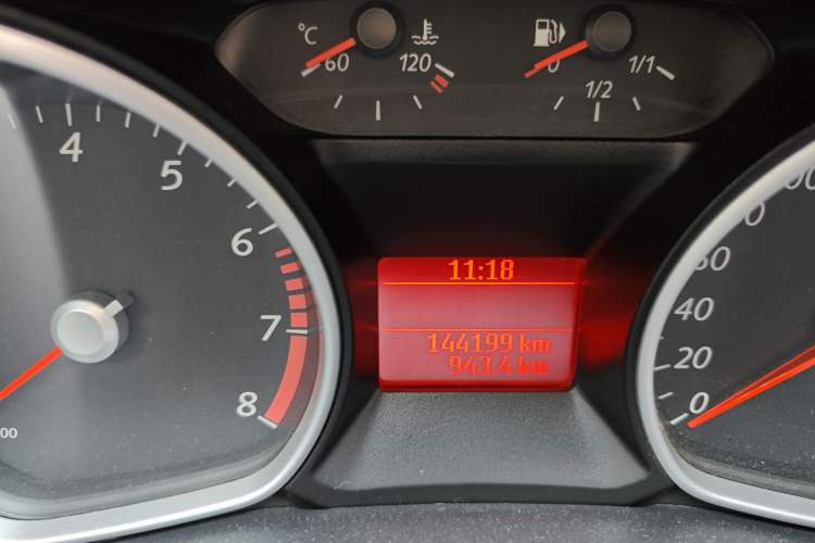 Used Ford S-MAX 2008 2.3L 7-Seater Luxury Version Odometer Close Up