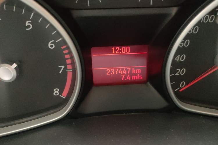 Used Ford S-MAX 2008 2.3L 7-Seater Luxury Version Odometer Close Up
