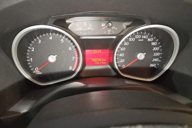 Used Ford S-MAX 2008 2.3L 7-Seater Luxury Version Odometer Close Up