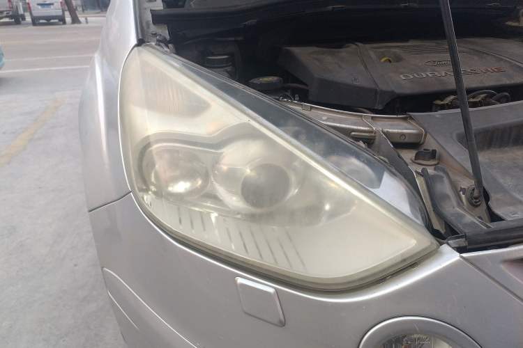 Used Ford S-MAX 2008 2.3L 7-Seater Luxury Version Right Front Headlight