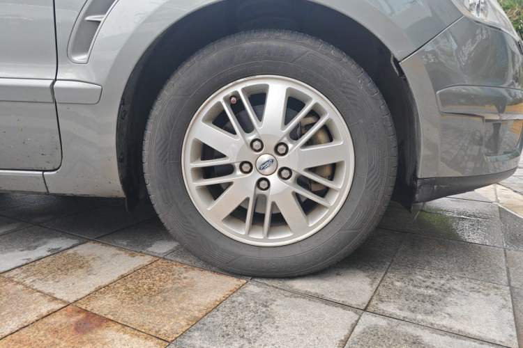 Used Ford S-MAX 2008 2.3L 7-Seater Flagship Navigation Version Right Front Wheel Hub