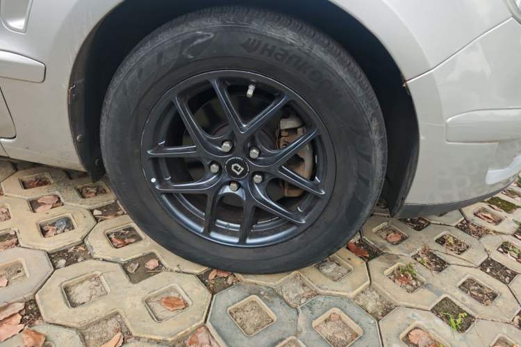 Used Ford S-MAX 2008 2.3L 7-Seater Luxury Version Right Front Wheel Hub