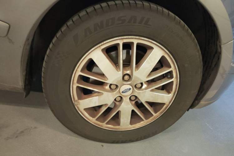 Used Ford S-MAX 2008 2.3L 7-Seater Luxury Version Right Front Wheel Hub