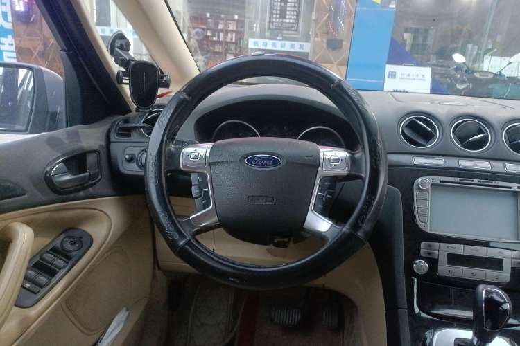 Used Ford S-MAX 2008 2.3L 7-Seater Luxury Version Steering Wheel
