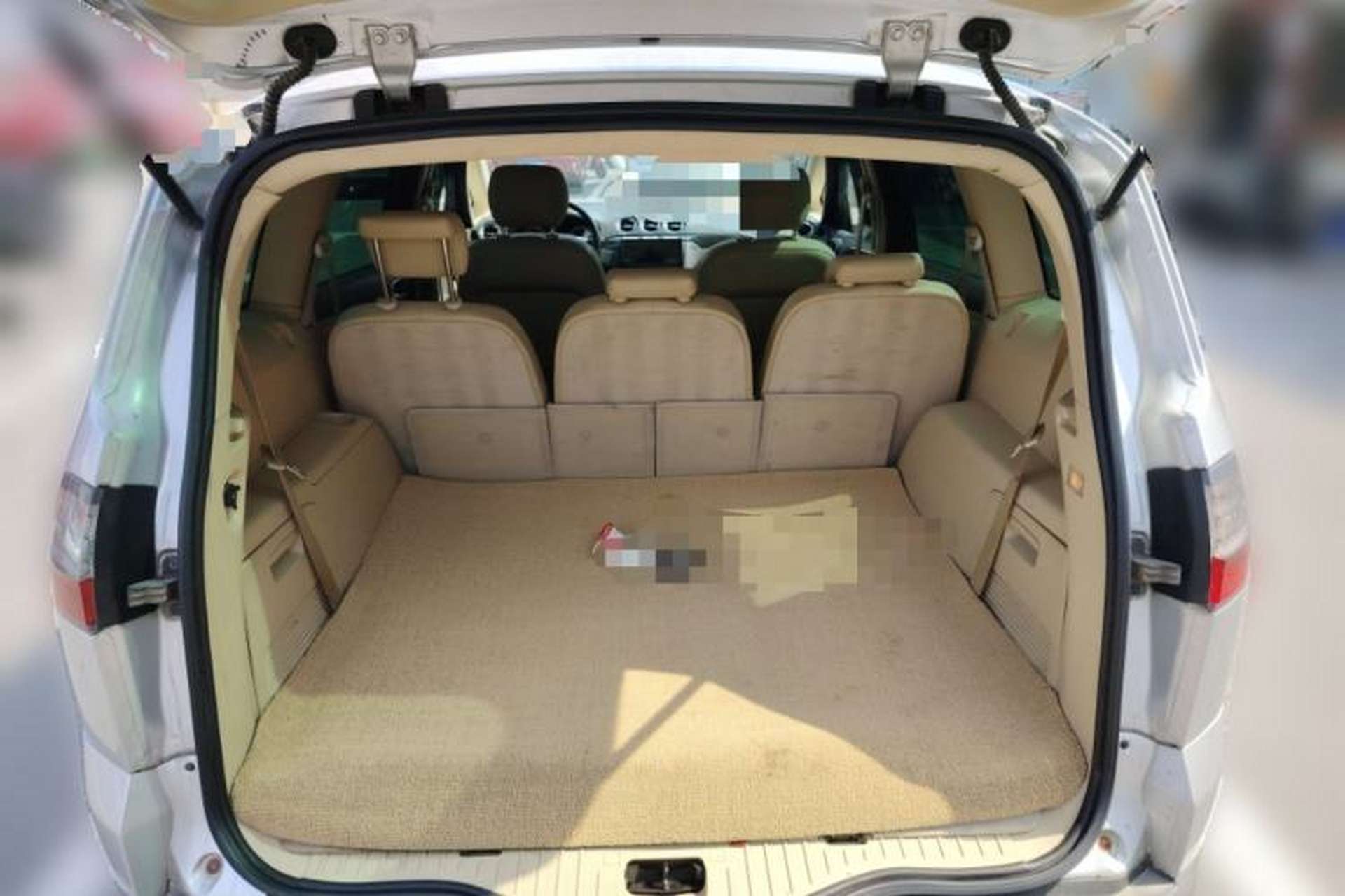 Used Ford S-MAX 2008 2.3L 7-Seater Luxury Version Trunk