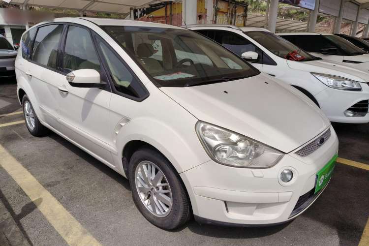 Used Ford S-MAX 2008 2.3L 7-Seater Luxury Version Front Right 45 Deg