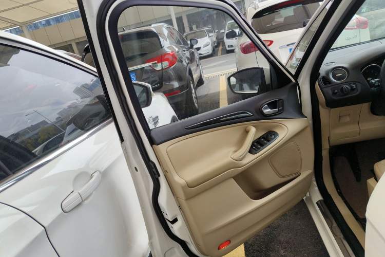 Used Ford S-MAX 2008 2.3L 7-Seater Luxury Version Left Front Door Interior