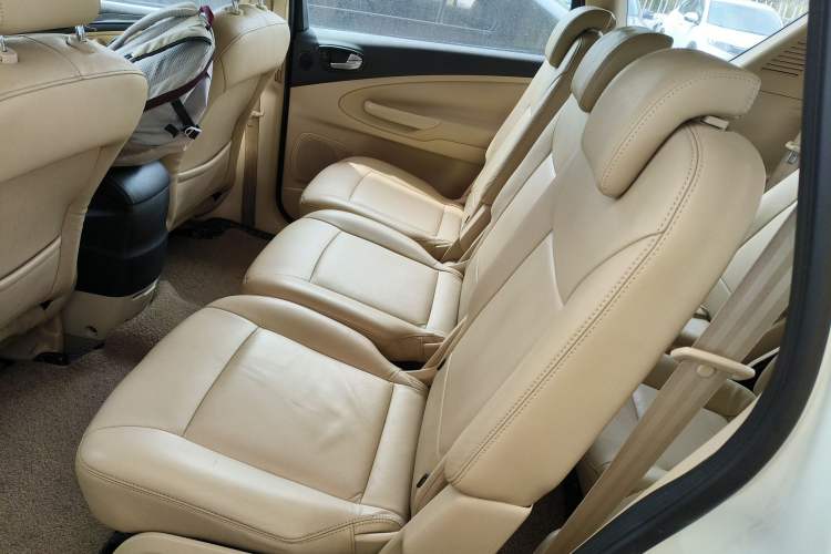 Used Ford S-MAX 2008 2.3L 7-Seater Luxury Version Left Rear Seat