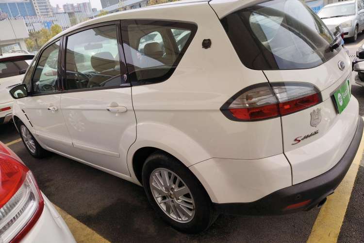 Used Ford S-MAX 2008 2.3L 7-Seater Luxury Version Left Side