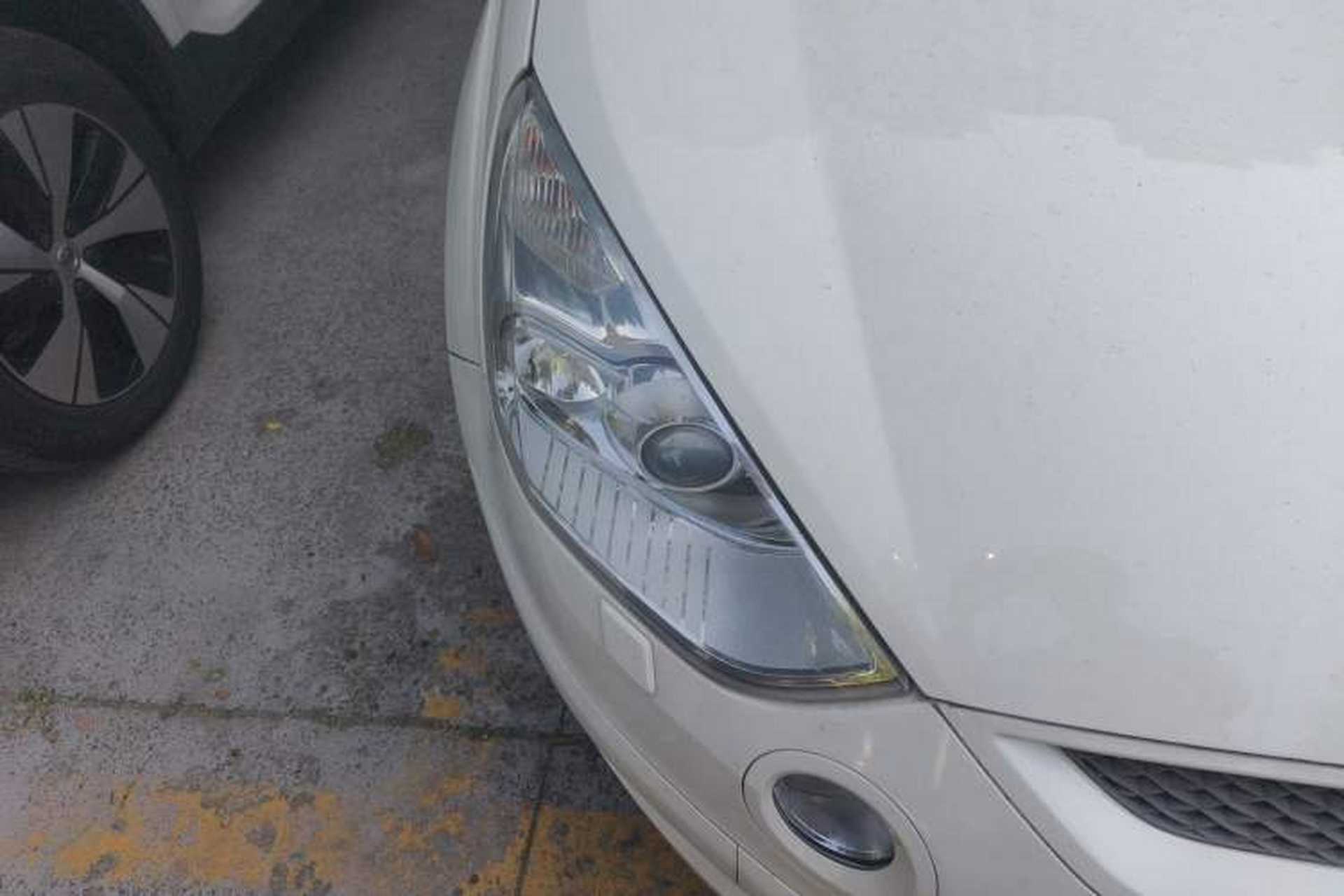 Used Ford S-MAX 2008 2.3L 7-Seater Flagship Version Right Front Headlight