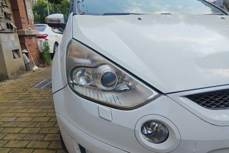 Used Ford S-MAX 2008 2.3L 7-Seater Luxury Version Right Front Headlight