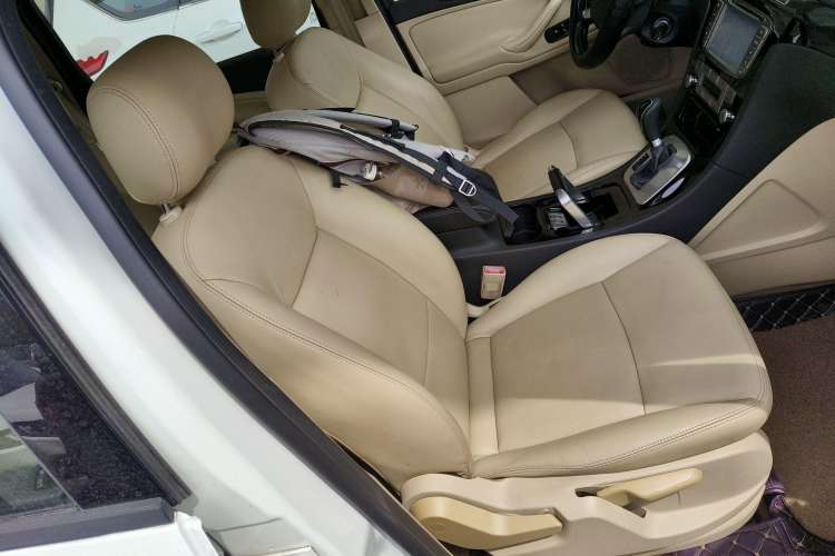 Used Ford S-MAX 2008 2.3L 7-Seater Luxury Version Right Front Seat